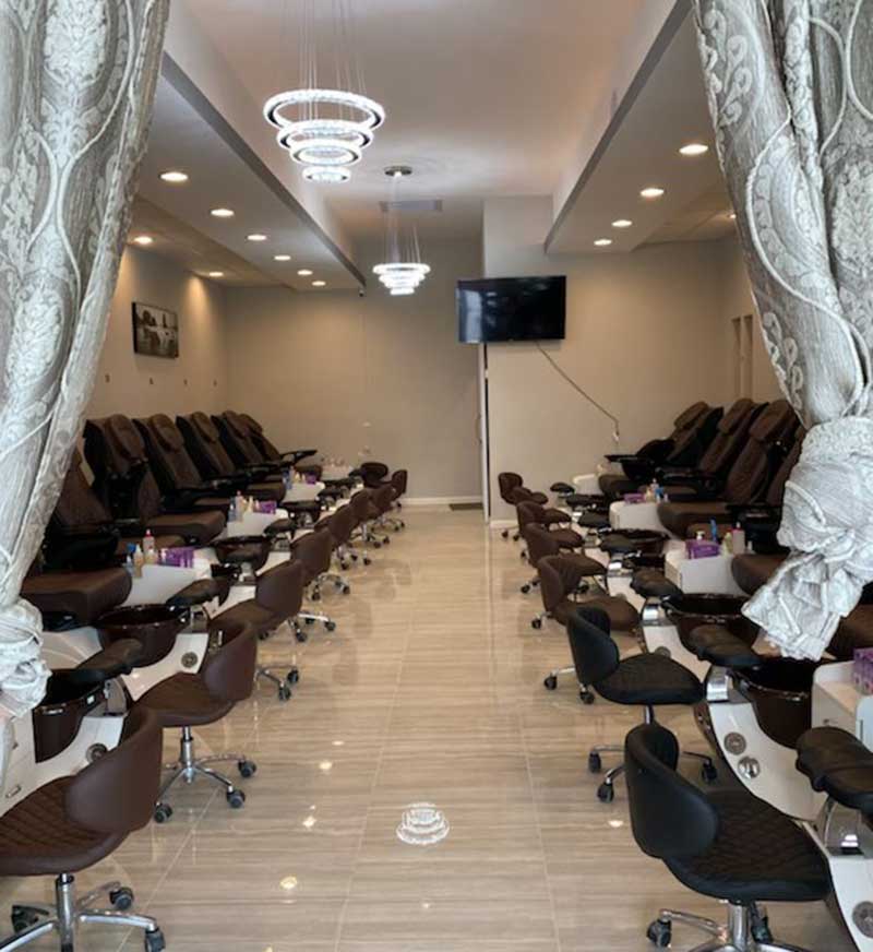 Cần Thợ Nail Gấp Vùng Spring Hill Tennessee