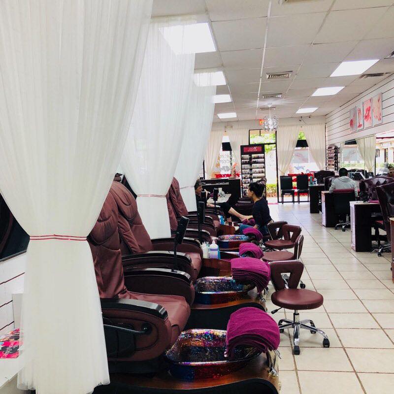 Cần Bán Tiệm Nails Đông Khách ĐÃ Hoạt ĐỘng Trên 15 Năm In FL