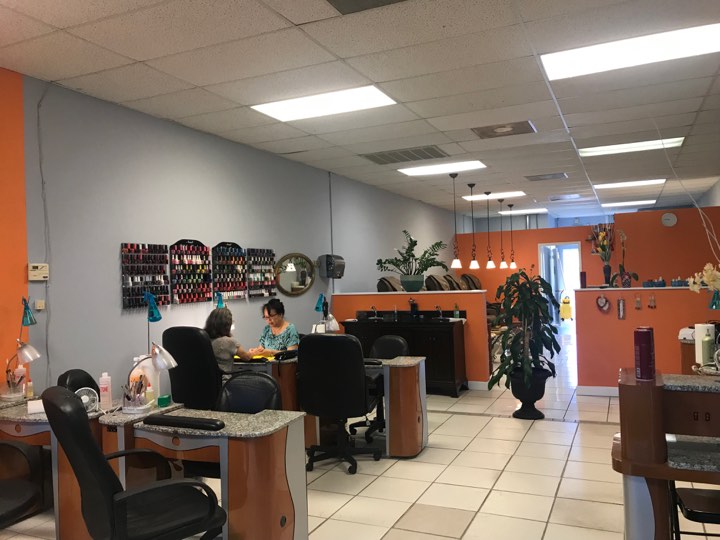 Cần Thợ nails Nam, Nữ biết làm Bột, CTN In Tampa, FL