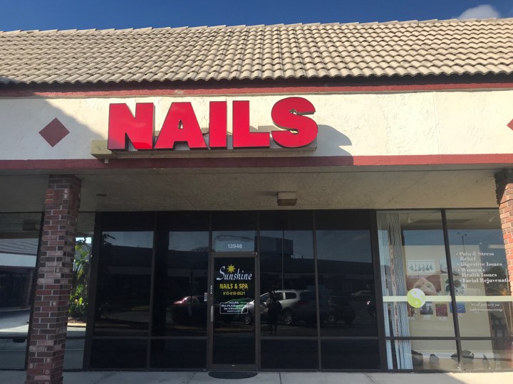 Cần Thợ nails Nam, Nữ biết làm Bột, CTN In Tampa, FL