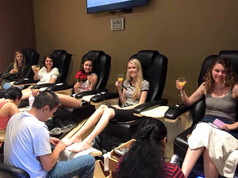 Cần Nhiều Thợ Nails Nữ Làm SNS Bao Lương $ 900-$1200/ Tuần In Scottsdale, Arizona