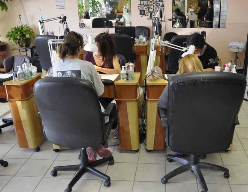 Cần Thợ Nails Bột SNS Sola Bao Lương Và Có Chỗ Ở In Killeen Texas