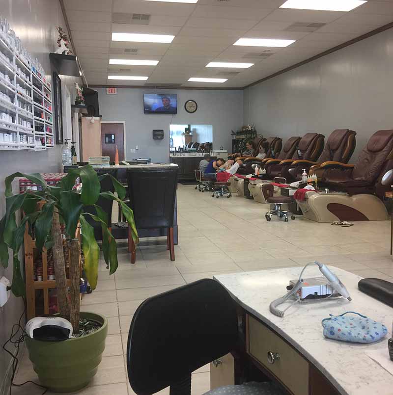Cần Sang Tiệm Nail Rất Đông Khách Tiền Rent Rất Rẻ In Waterford MI