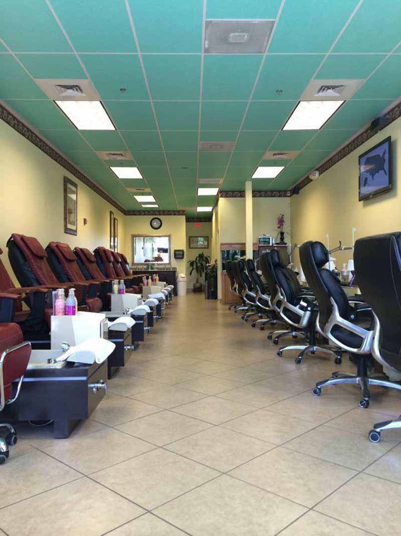 Cần Sang Gấp Tiệm Nails Trong Khu Best Buy Shopping Center In Avondale AZ