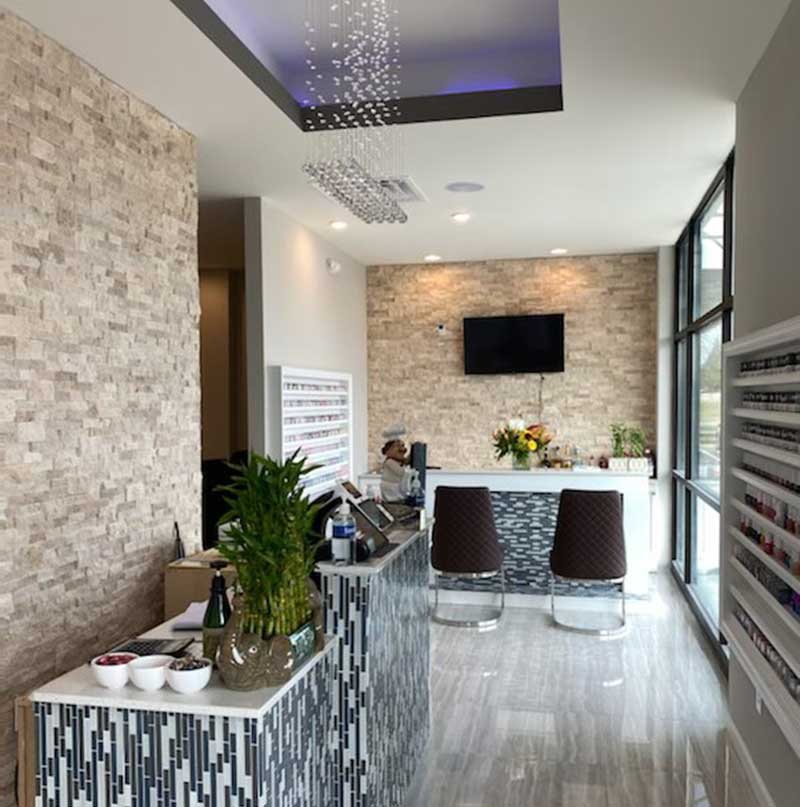 Cần Thợ Nail Gấp Vùng Spring Hill Tennessee