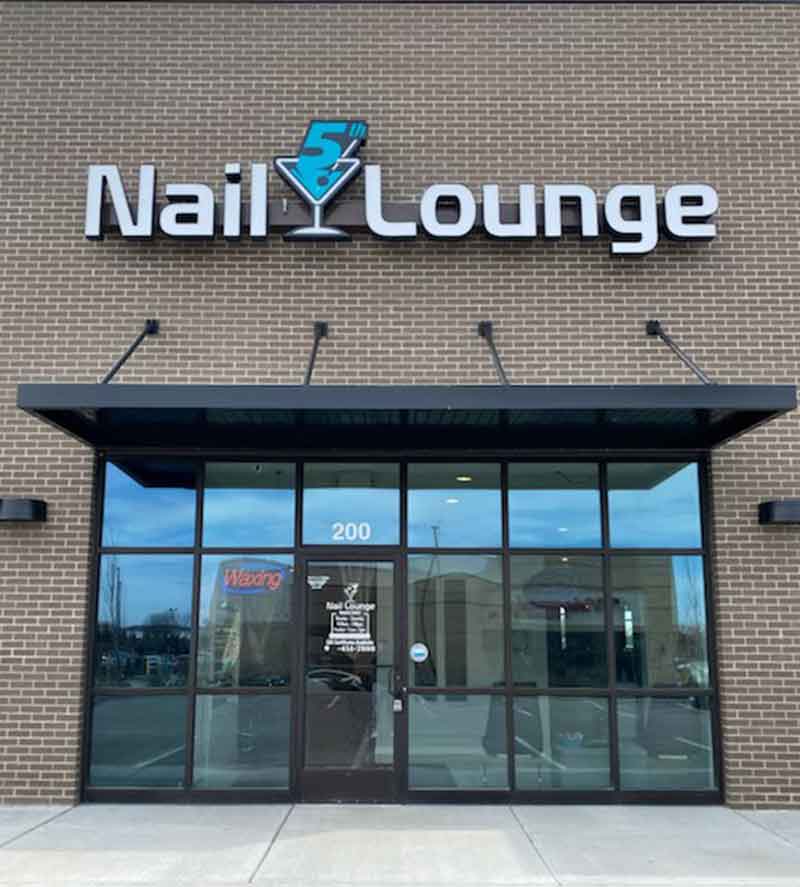 Cần Thợ Nail Gấp Vùng Spring Hill Tennessee