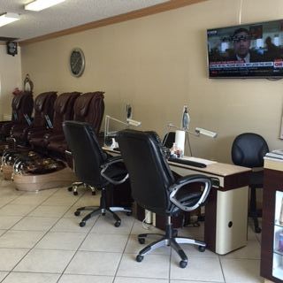 Sang Tiệm Nail In Naples, FL