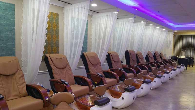 Cần thợ bột làm tất cả Trắng Hồng, Gel, Eyebrow Wax Lương từ $4500-$6000/ tháng
