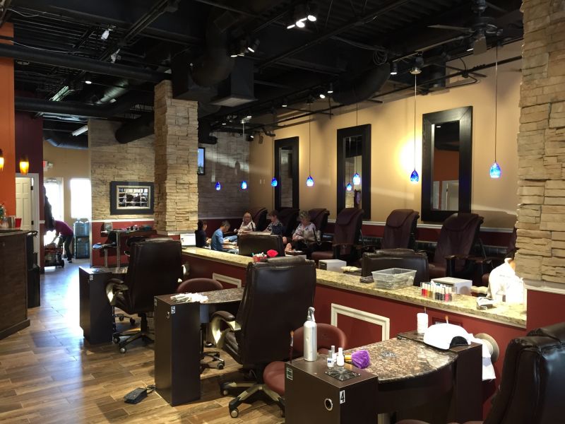 Cần Thợ Nails In Portage, IN