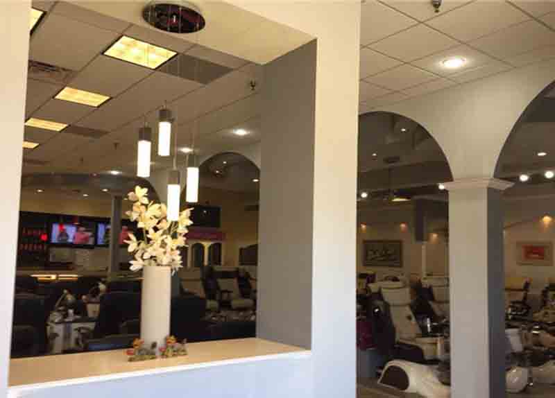 2 Tiệm Nails Lớn Nhất Vùng  Lubbock - Texas Cần Thợ Nails