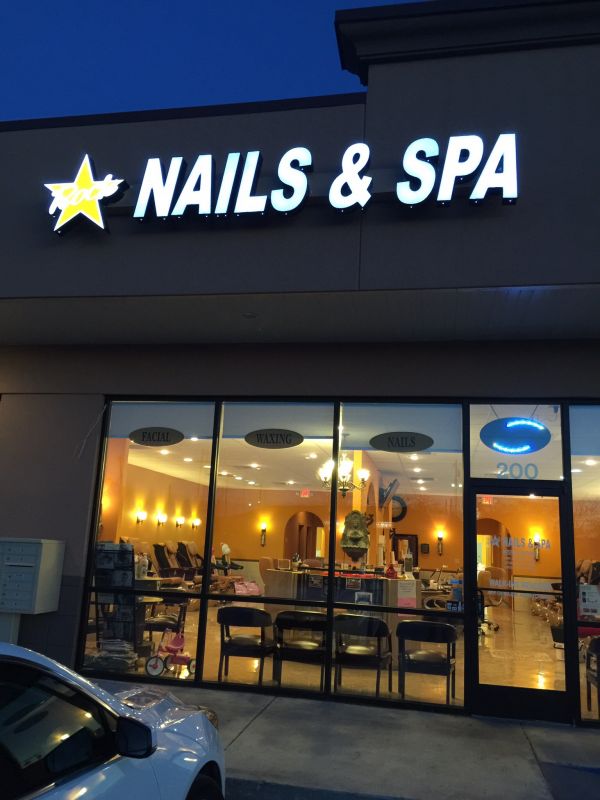 Tiệm Rock Star Nail & Spa Cần Thợ Có Kinh Nghiệm Bột, Everything Gấp!! Gâp!! Gấp