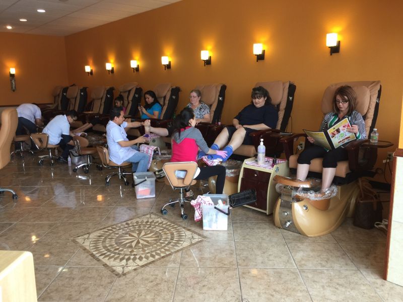 Tiệm Rock Star Nail & Spa Cần Thợ Có Kinh Nghiệm Bột, Everything Gấp!! Gâp!! Gấp