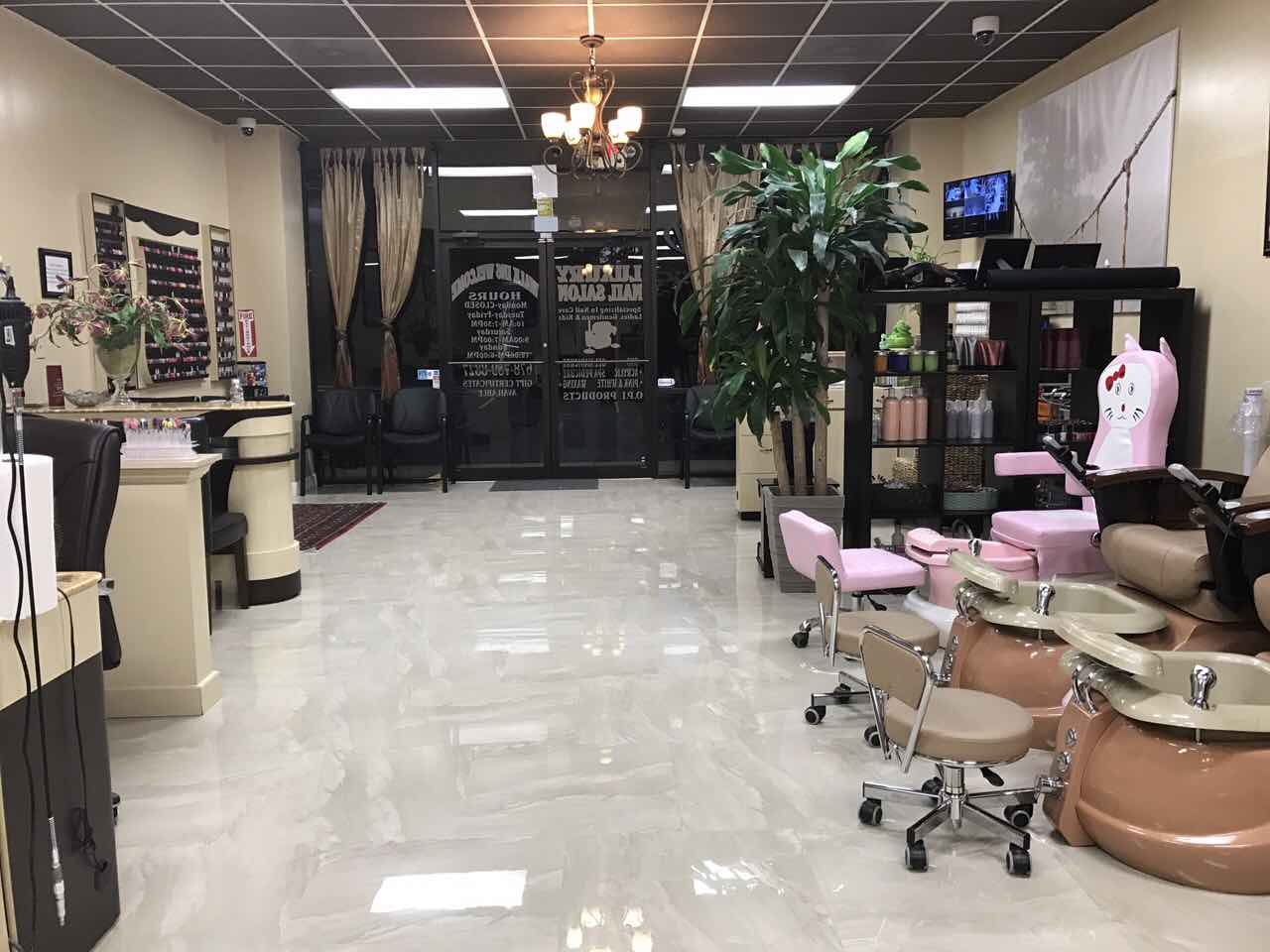 Cần Sang Tiệm Nails Good Income Trong Shipping Center In GA