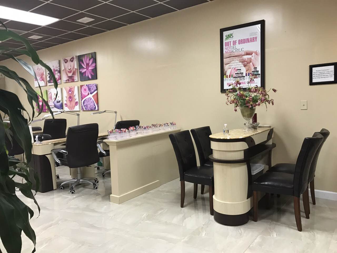 Cần Sang Tiệm Nails Good Income Trong Shipping Center In GA