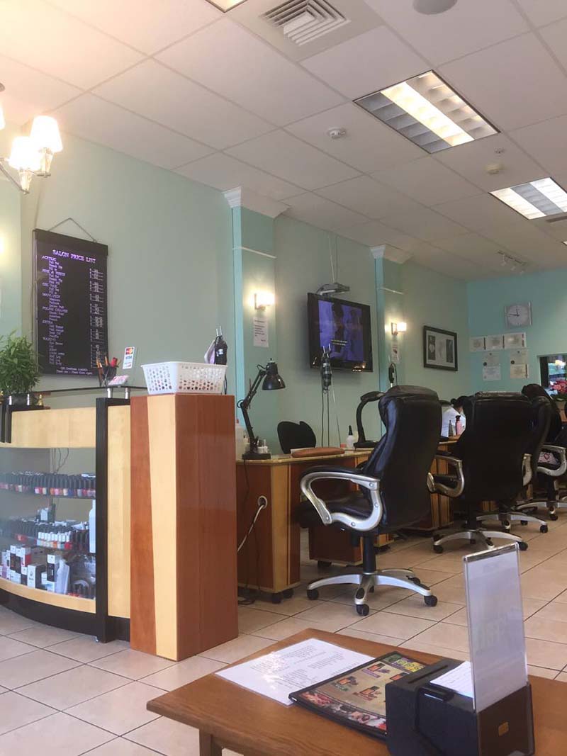 Cần Thợ Nails Bao Lương  $ 900/ Tuần vùng Madison, WI