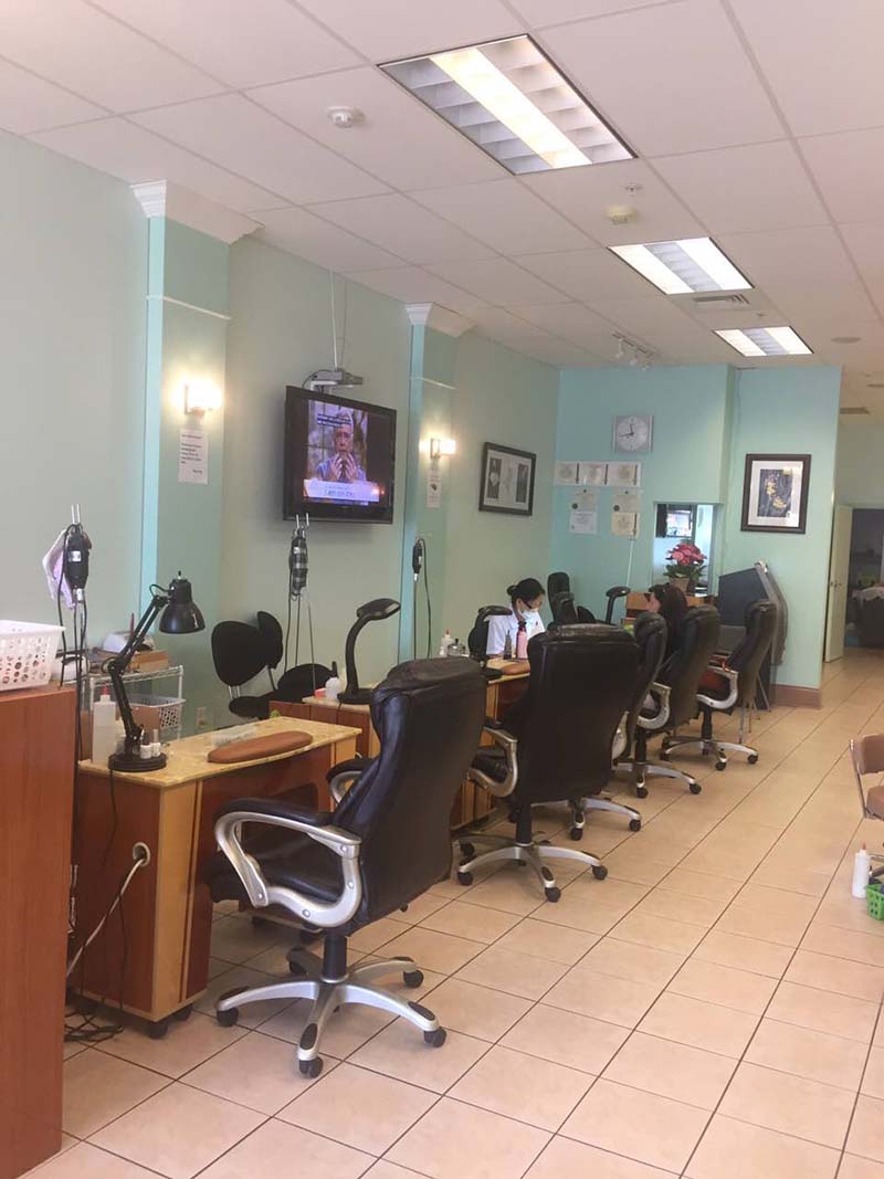 Cần Thợ Nails Bao Lương  $ 900/ Tuần vùng Madison, WI