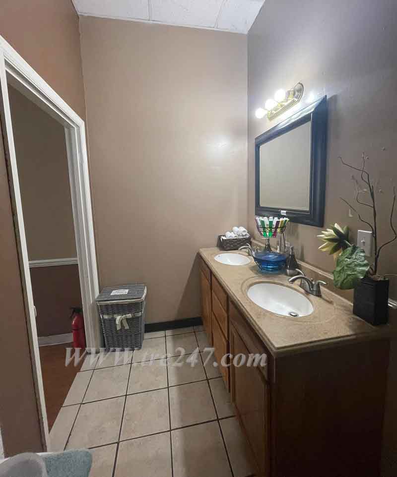 Cần Sang Gấp Tiệm Nail Vùng Hueytown Alabama