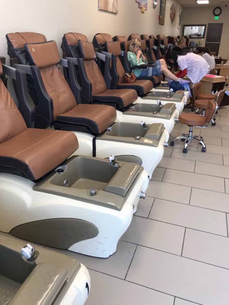 Cần Sang 2 Tiệm Nails Gấp Vùng Huntsville And Madison AL