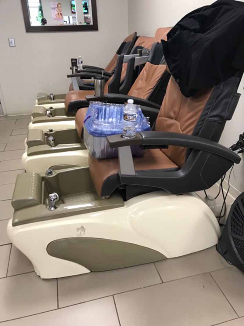 Cần Sang 2 Tiệm Nails Gấp Vùng Huntsville And Madison AL