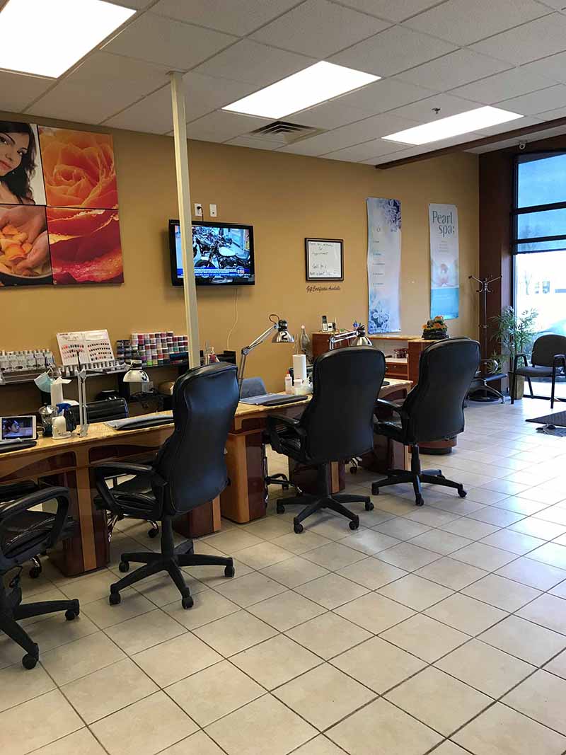 Cần Sang Tiệm Nails Giá Rẻ Bất Ngờ In West Allis, Wisconsin!