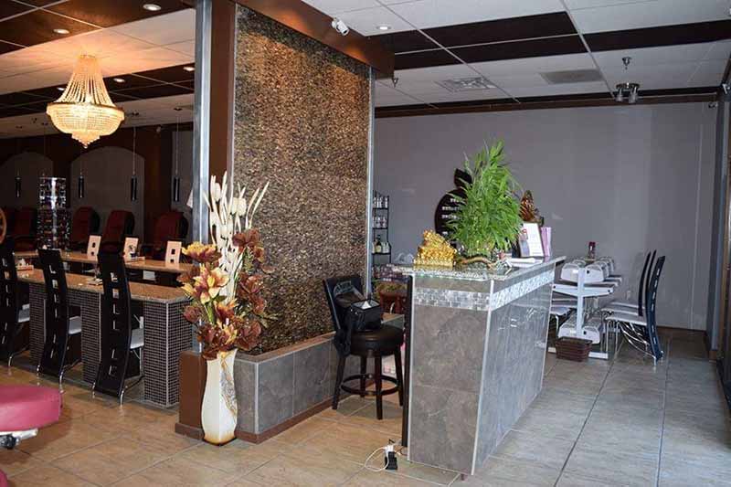 Rất Cần Thợ Nails Bột Và Chân Tay Nước In Hixson TN