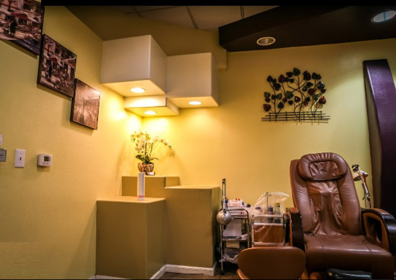 Cần Gấp Thợ Nails Full Time & Part Time In Los Angeles CA
