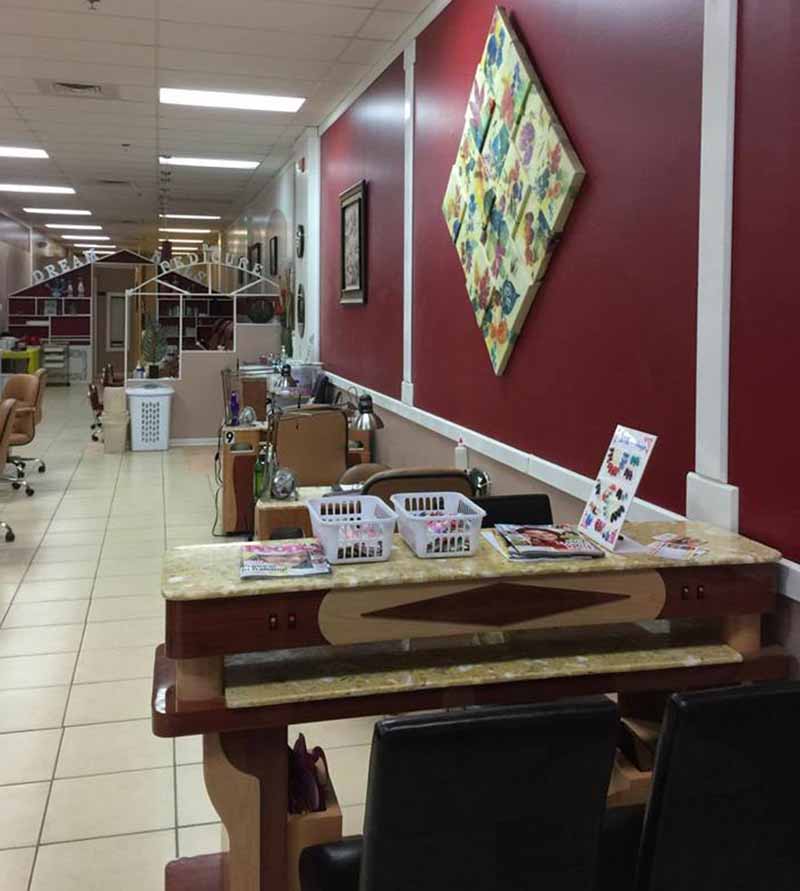 Cần Bán Tiệm Nail Good Location Trong Walmart Plaza Lớn In Pennsylvania