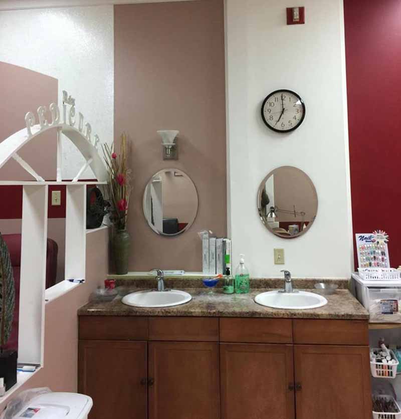 Cần Bán Tiệm Nail Good Location Trong Walmart Plaza Lớn In Pennsylvania