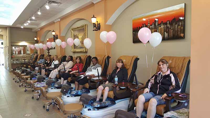 Cần Thợ Nails Có Kinh Nghiệm Biết Làm Bột Tip Cao In Troy MI