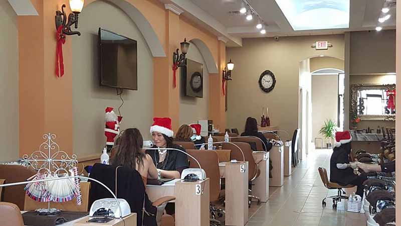 Cần Thợ Nails Có Kinh Nghiệm Biết Làm Bột Tip Cao In Troy MI