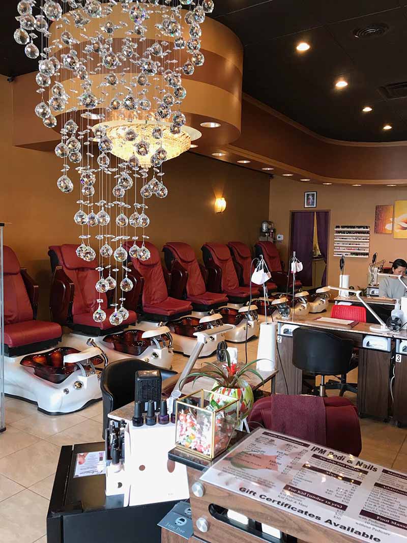 Sang Gấp Tiệm Nail Khu Đông Dân Trong Shopping Center Lớn Vùng Commerce Township MI