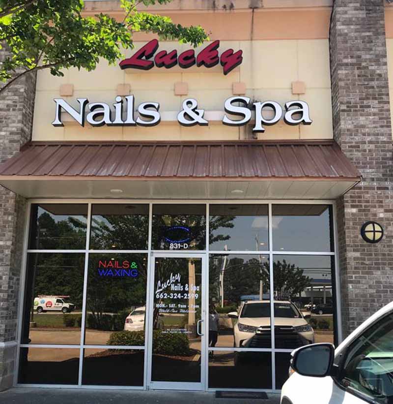 Cần Thợ Nails Gấp Bao Lương Khu Mỹ Trắng Tiểu Bang Mississippi