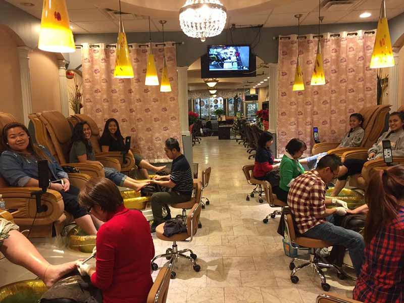 Cần Gấp Thợ Nails Có Kinh Nghiệm Biết Làm Đủ Thứ In Springfield VA
