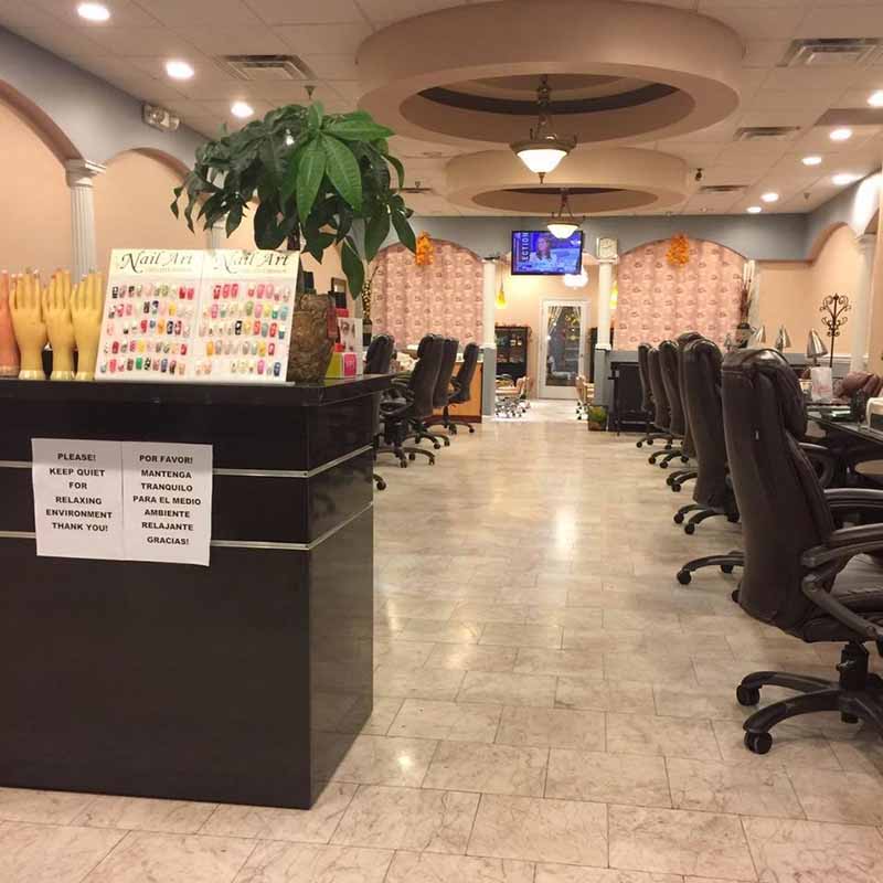Cần Gấp Thợ Nails Có Kinh Nghiệm Biết Làm Đủ Thứ In Springfield VA