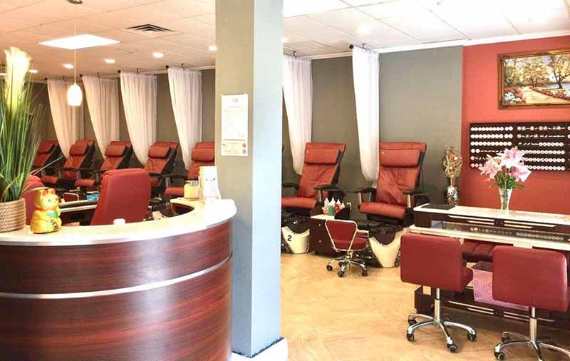 Tiệm Nail Rất Đông Khách Cần Nhiều Thợ Nails Có Kinh Nghiệm Bao Lương Cao