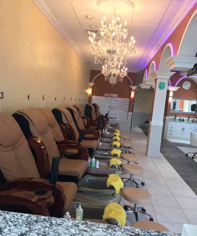 Cần Gấp Thợ Nails Bao Lương $4500-$6000/tháng In Clarksville TN