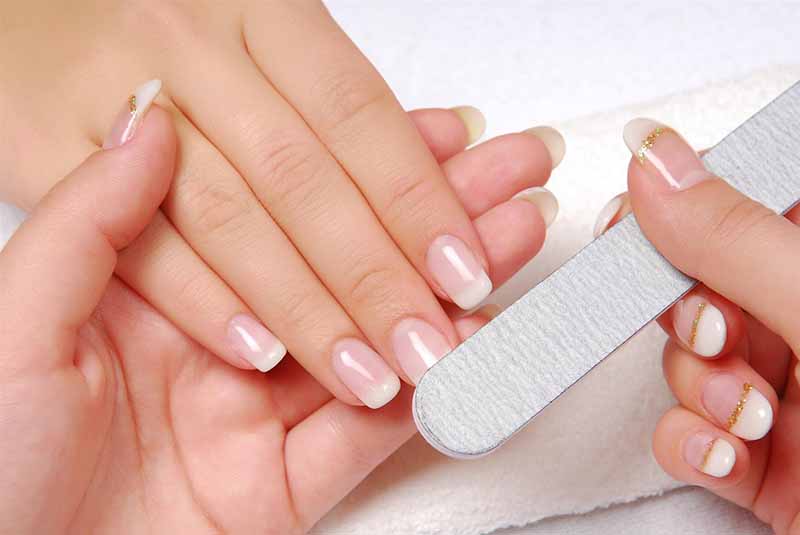 Cần Thợ Nail Vùng Gainesville, Florida Bao Lương Sẽ Giúp Đỡ Nếu Tay Nghề Yếu