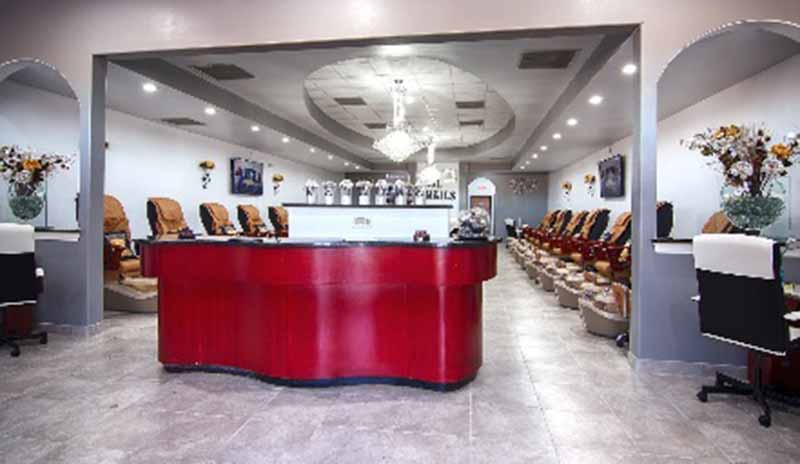 Cần Gấp Thợ Nails Bột & Chân Tay Nước In Dallas TX