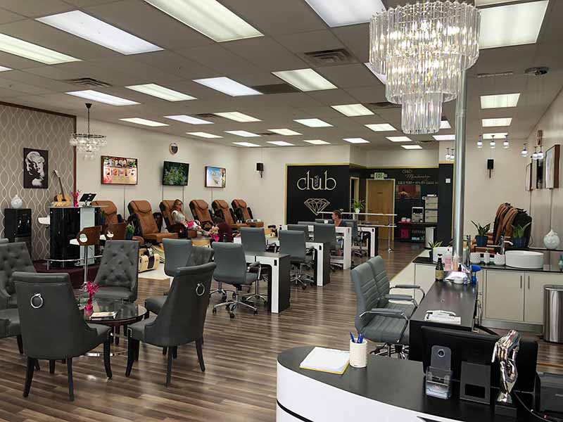 CầnThợ Nails full Time Or Part Time In Bloomington IN