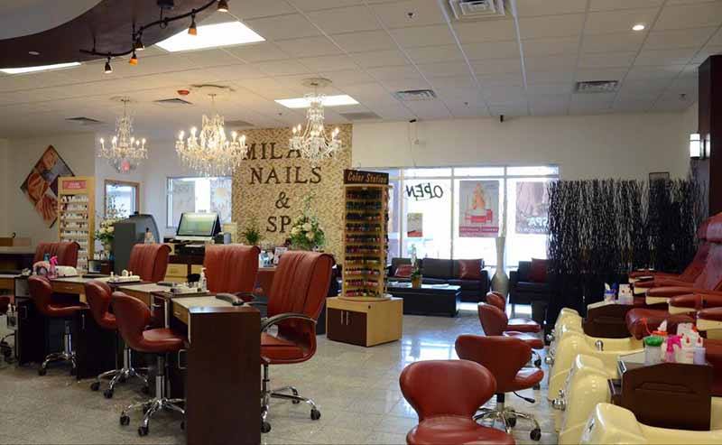 Cần Sang Gấp Tiệm Nails Khu Khách Sang Giá Nails Cao, Khu Vực Cạnh Mall In Coralville Iowa