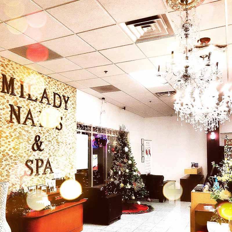 Cần Sang Gấp Tiệm Nails Khu Khách Sang Giá Nails Cao, Khu Vực Cạnh Mall In Coralville Iowa