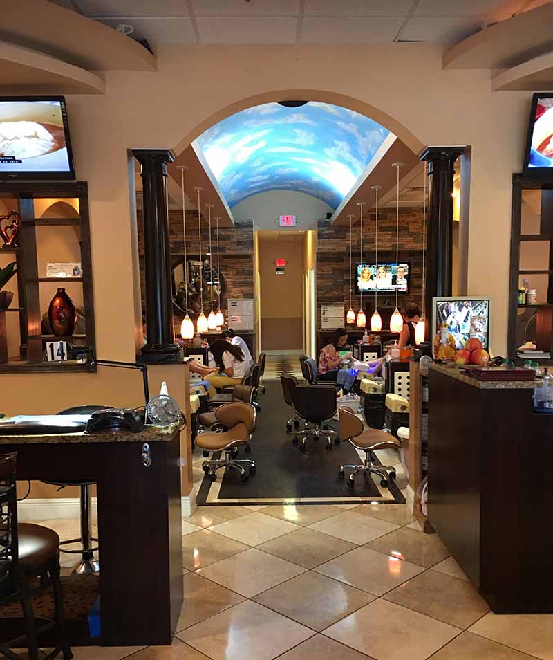 Cần Thợ Nails Nữ Có Kinh Nghiệm Bao Lương $1200-$1500/tuần In Ocala FL