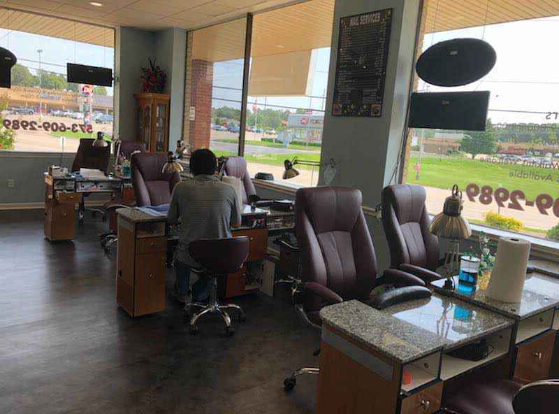 Cần Gấp Nhiều Thợ Nails In Missouri Tiệm Ở Khu Khách Sang Tip Cao Có Chỗ Ở Cho Thợ