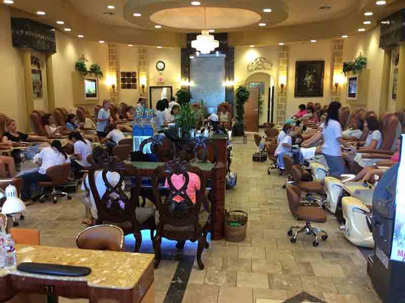 Cần Thợ Nails Shellac Chân Tay Nước Dip Gấp Bao Lương $900/ Tuần Tiệm Sát Bên Arlington Texas