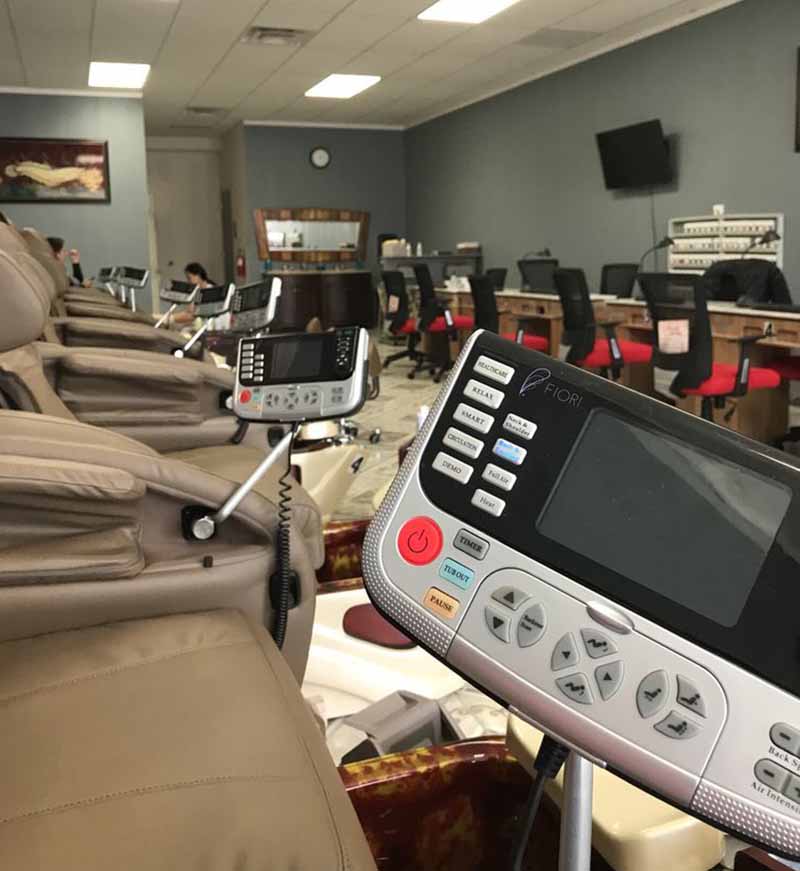 Cần Thợ Nails Everything Bao Lương $1200/ Tuần Chân Tay Nước $1000 Free Chỗ Ở In El Paso Texas