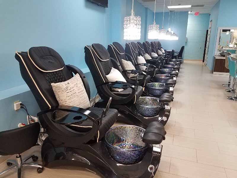 Cần Bán Gấp Tiệm Nails Lớn & Sang Trọng Good Location In Henrico VA