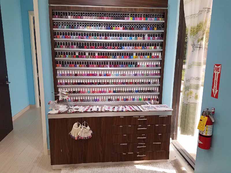Cần Bán Gấp Tiệm Nails Lớn & Sang Trọng Good Location In Henrico VA
