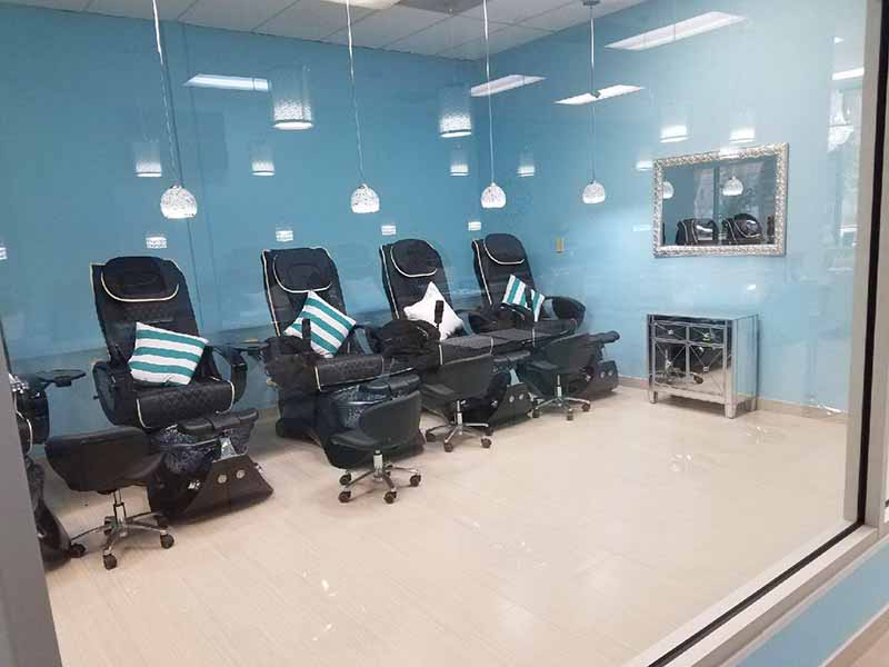 Cần Bán Gấp Tiệm Nails Lớn & Sang Trọng Good Location In Henrico VA