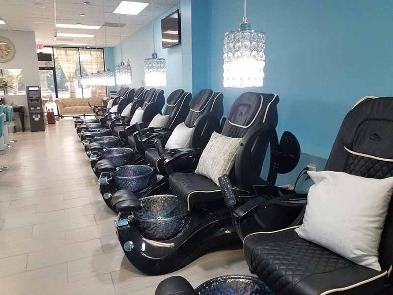 Cần Bán Gấp Tiệm Nails Lớn & Sang Trọng Good Location In Henrico VA