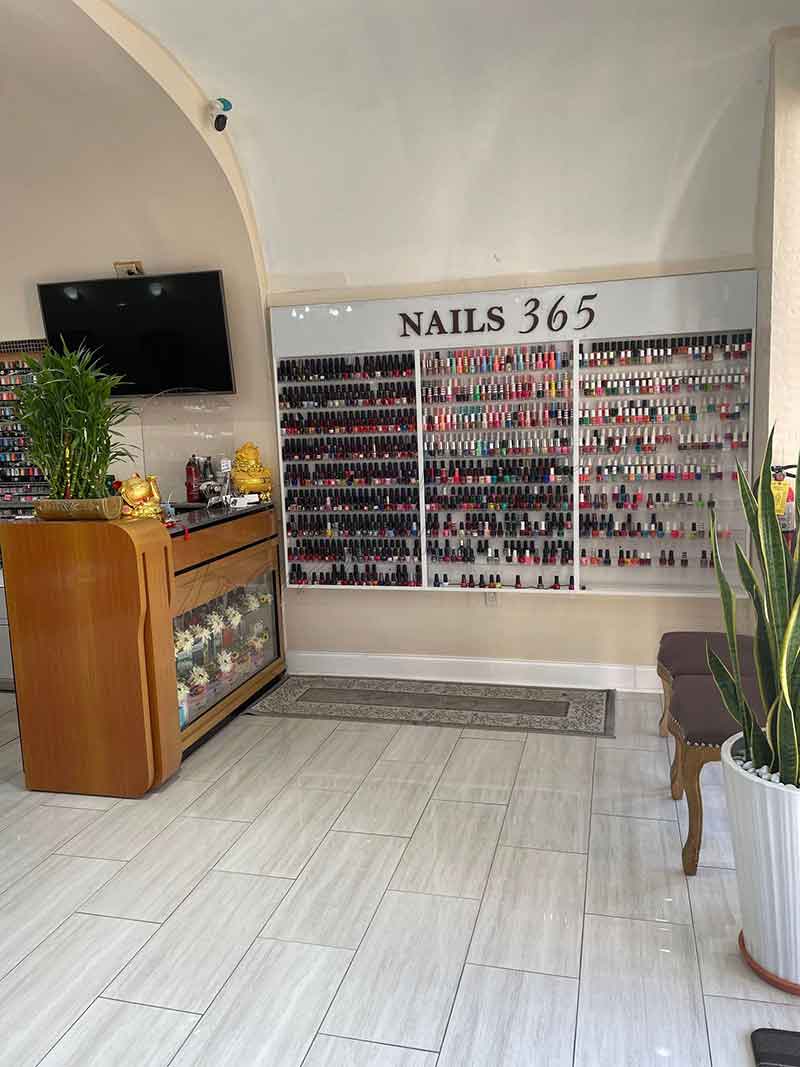 Cần Sang Tiệm Nail Khu Đông Đúc Ở John Creek GA